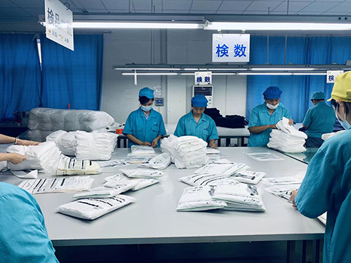 Не сплетенные Coveralls медицинской одежды здоровья устранимые с клобуком