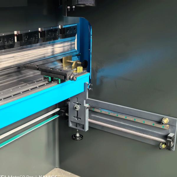 Hydraulic Press Brake Sheet Metal Processing Bending Machine Customizable High Efficiency