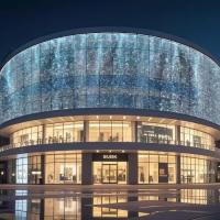 Pantalla flexible transparente LED a todo color para tiendas minoristas interiores, aeropuertos, metros y centros comerciales