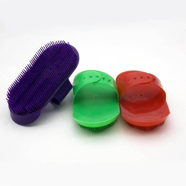 Four Sizes Plastic Curry Comb Adjustable Strap Flexible Bristles For Horse Cleaning