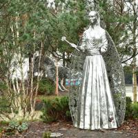 Estátua de aço inoxidável de tamanho médio estátua de bruxa de metal ao ar livre