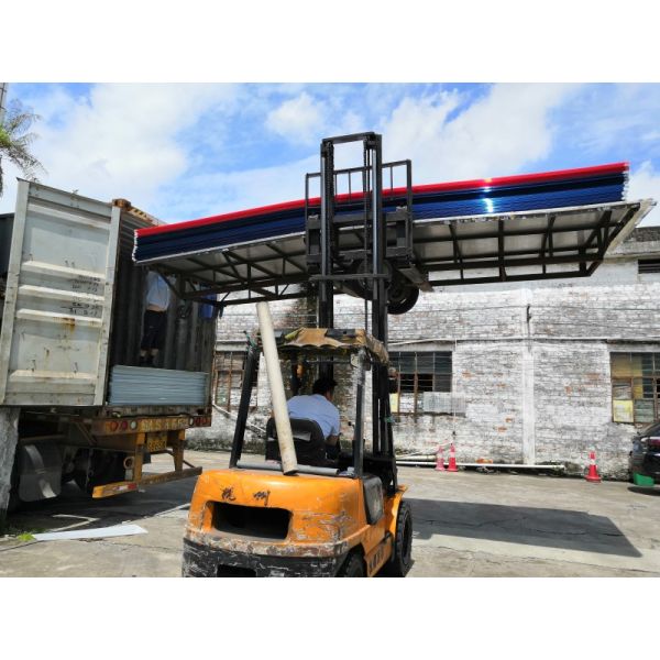 Multiwall 4*8feet Clear Polycarbonate Hollow Sheet 10mm Thick Twinwall Panel Providing Lightweight Durable Solution with UV Protection and High Strength for Awning and Canopy