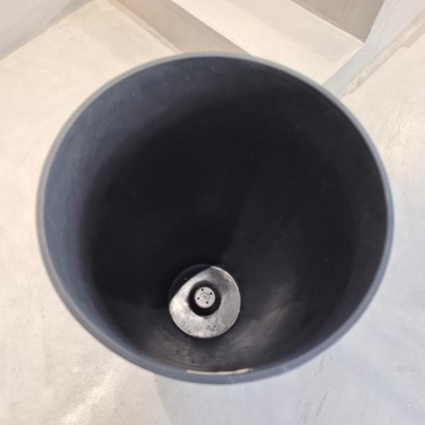 Большой пластиковый цветочный плантатор для внутреннего и наружного посадки