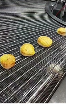 Chain Driven Food Safe Wire Mesh Conveyor Belt Stainless Steel Wire Belt For Meat Processing Line