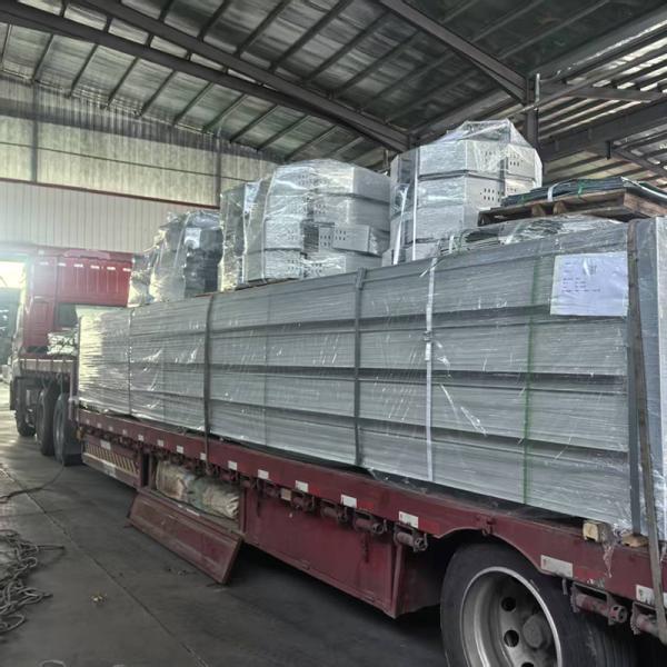 Hot Selling Factory Rectangular Solid Cable Tray Anticorrosion for Manufacturing Plants