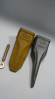 48HRC - 52HRC Rock Bucket Teeth Wear Resistant 1U3552 Teeth With 6Y8558 Pins And 8E5559 Retainer