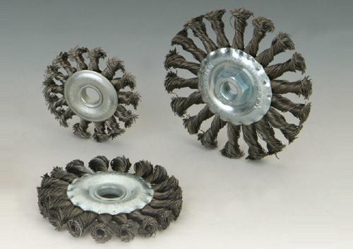 Knotted twist wheel brushes