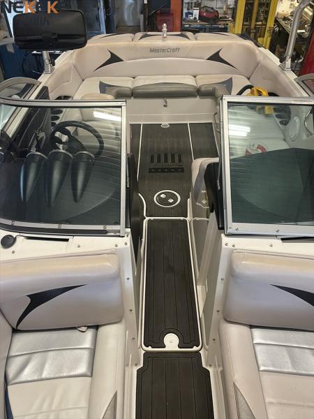 6mm Thickness 3000-Hour UV Resistant Self-Adhesive Marine EVA Flooring Boat Deck Mat for Mastercraft X15 Cockpit