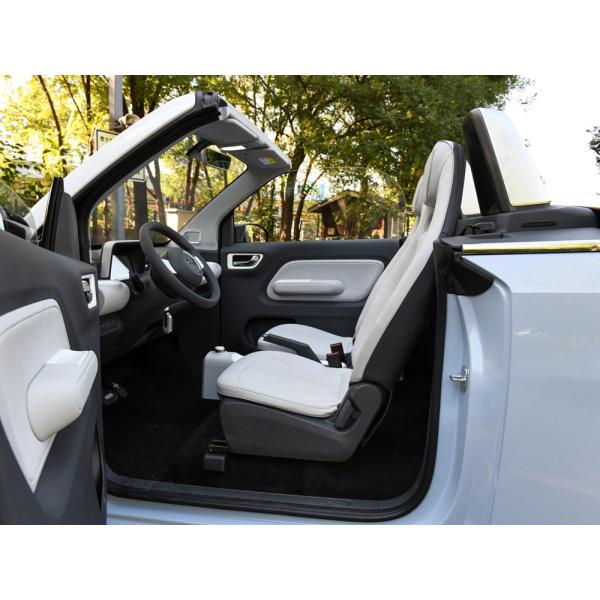 Wuling Mini Electric Cabriolet Car 4 Seats 925Kg Curb Weight 2door 2Seats Body Structure