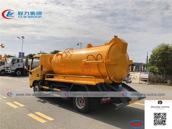 4000 litros de Dongfeng Duolicar 4x2 limpam o caminhão da sução da água de esgoto