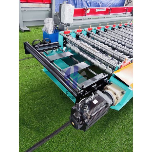 Industrial Intelligent Corrugated Sheet Roll Forming Machine 350H Steel Frame