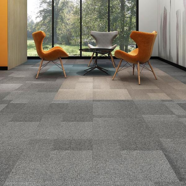 Custom Puzzle Fireproof Plain Striped Jacquard Design Cushioned PP Material Carpet Tile