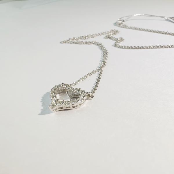 Customized Luxury 18K Gold Heart-Style Pendant Handmade Diamond Necklaces for Women for Anniversary Wedding Banquet