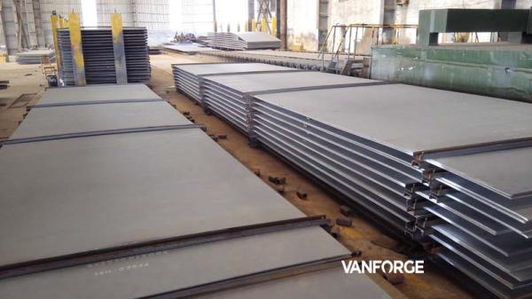 P500Q Flat Quenched And Tempered Steel Plate Plain Surface Excellent Weldability