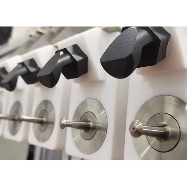 Revêtement de nanoparticules par atomisation ultrasonique pour cellules photovoltaïques à couche mince