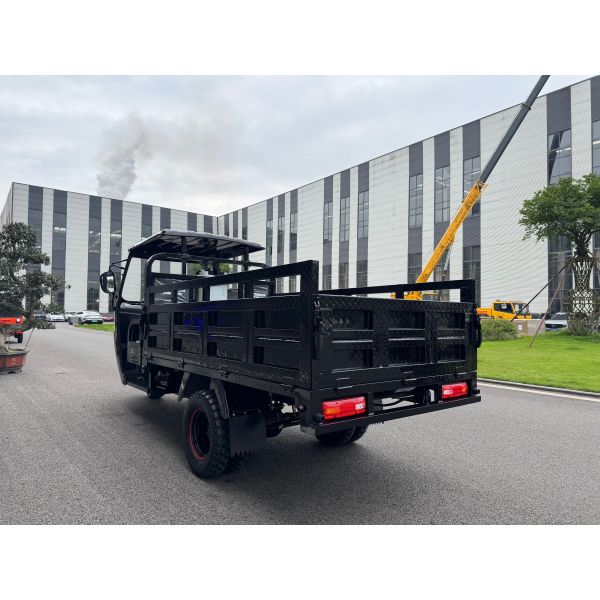 Gasoline X5 Cargo Tricycle Three Wheeler Semi Cabin 350cc Water Cooled Engine Four Rear Tyres Oil Brake Big Booster With 2500kg Load Capacity And Reinforced Chassis Keel For Heavy Duty Transport