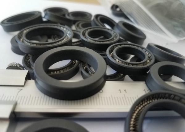 White or Black PTFE Oil Seal with SS304 or SS316 Insert Spring for Corrosion and High Temperature Resistance