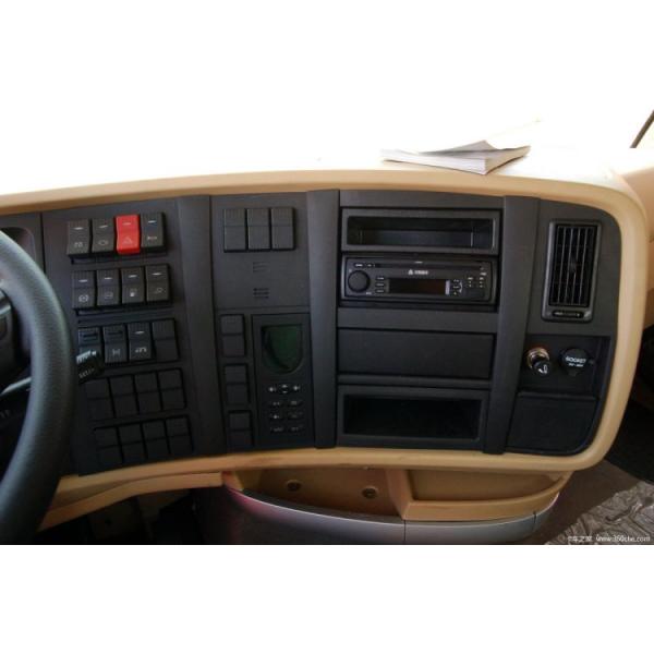 6*4 Left/Right Hand Driving Stock HOWO A7 CHG LNG Tractor Truck Head with Cruise Control