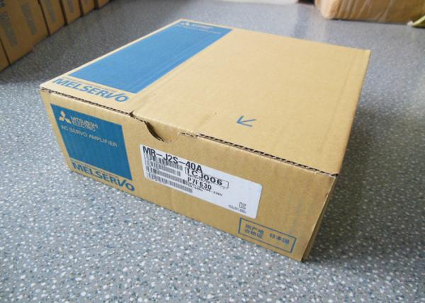 Lecteur SERVO industriel 400W 170V 2.8A Mitsubishi de l'amplificateur MR-J2S-40A-PF à C.A. NOUVEAU