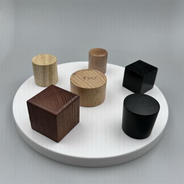 Botella de perfume de 30 ml en embalaje de madera combinación perfecta de estilo y función