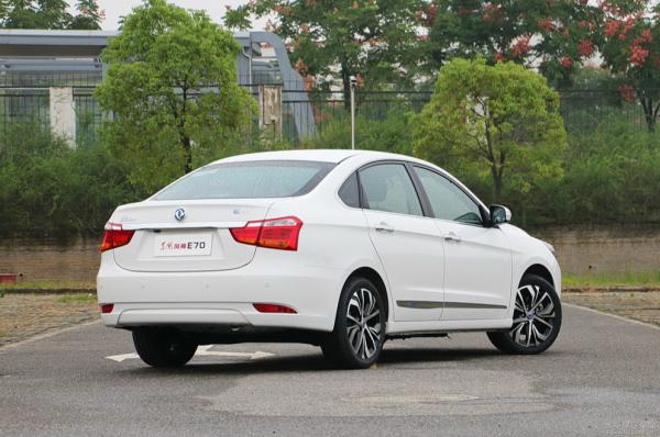 Carro puro 150km/H Max Speed dos veículos elétricos de Fengshen E70 do carro de Dongfeng EV