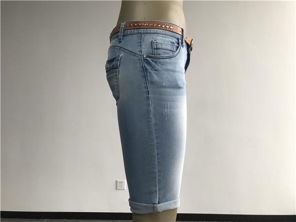 Fashion Ladies Denim Jeans / Light Blue Denim Jeans Belted Push Up Bermuda TW73252