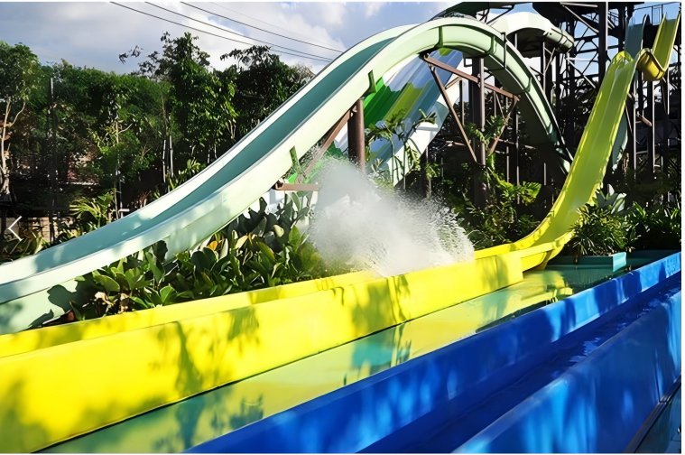 Hump Shaped Water Park Water Slide 15M Corrosion Resistant