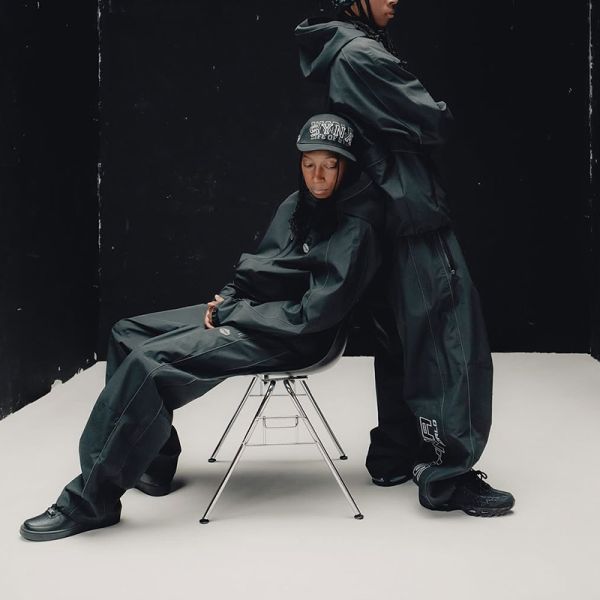 Custom Unisex Windbreaker Tracksuit Unisex Polyester Waterproof Zip up Jacket Set Nylon High Quality Luxury Tracksuit