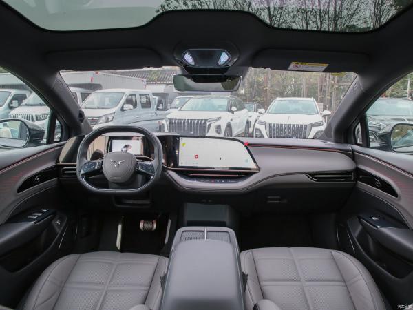 2024 Hongqi EH7 760 Pro Four-Wheel Drive Energy Vehicle with 4 Door 5 Seats Body Structure