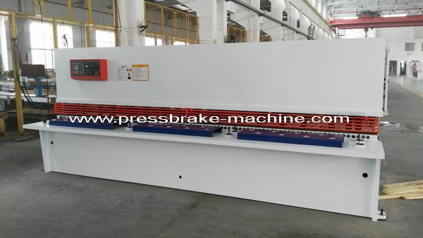 Plate Hydraulic Sheet Metal Cutting Machine NC Control 8 X 4000mm