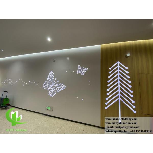 Écrans décoratifs à revêtement métallique de façades en aluminium perforé