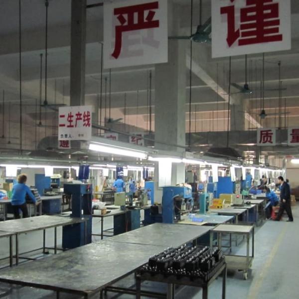 Une moto en aluminium Bendix Bajaj205 équipement abordable haute performance