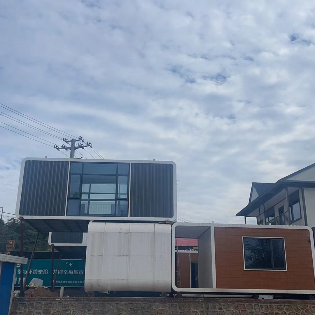 Easy Flat-Pack Assembly Prefab Tiny Cabin Steel Structure Sandwich Panel Greenhouse with Bird Apple Container House Growth Cabin