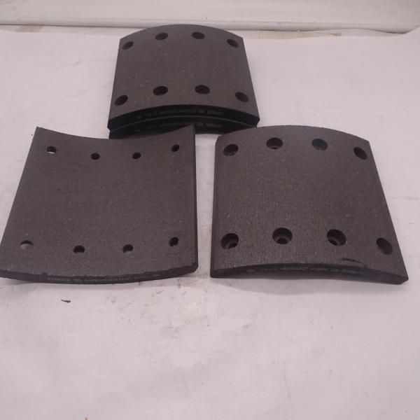 SINOTRUK Heavy Truck Parts Lifting brake pad WG9200340069 rear brake pads heavy truck parts brake pad