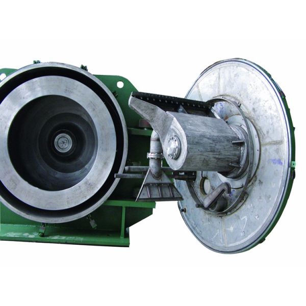 Continuous Centrifugal Oil Separator 45kw Scraper Centrifuge For Baking Soda