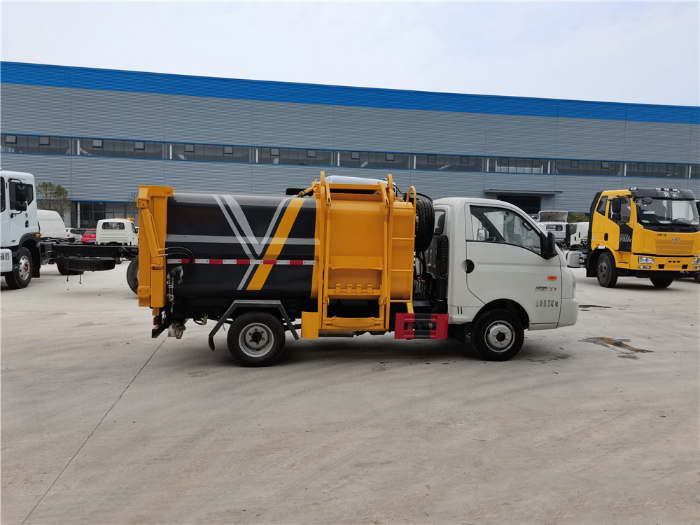 4.5m³ XDEM KAMA Ruihang Blue-Plate Side-Loader Garbage Compactor Truck