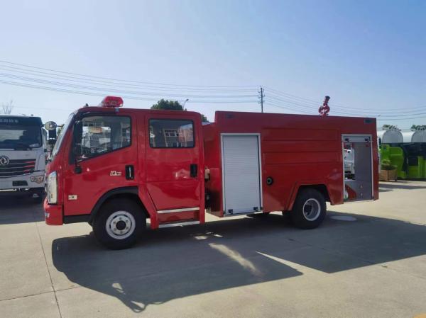 Sinotruk Howo 4x2 Emergency Vehicle Electric Engine Locomotive Fire Truck Fire tank Truck