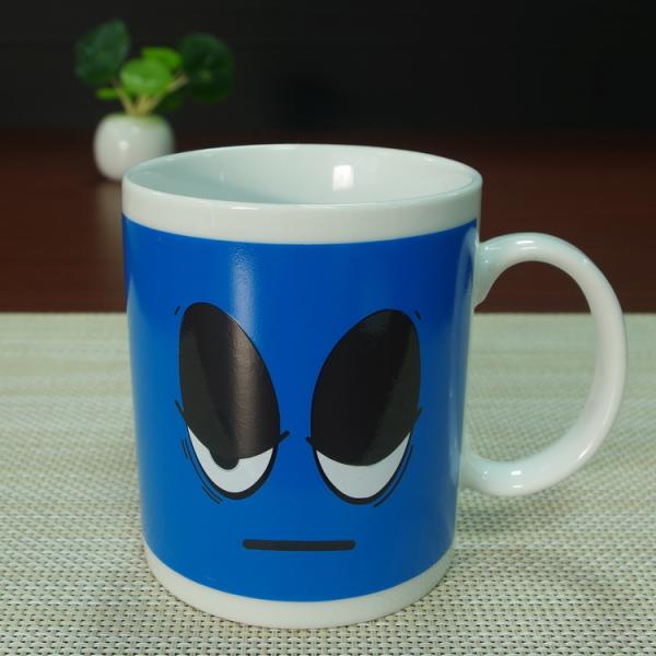 Souvenir gift  blue big eyes ceramic mugs stocked white porcelain