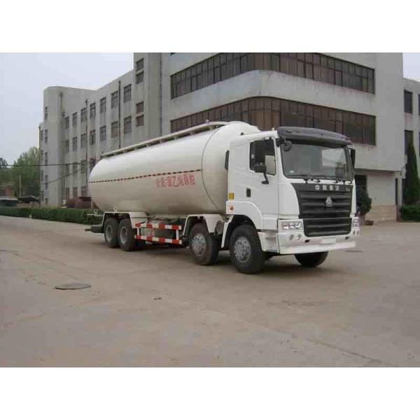 Howo 8x4 Dry Cement Truck , Reliable Cement Transport Truck Axle Optional