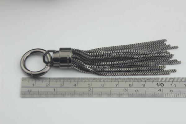 High quality modern design tassel custom zinc alloy gunmetal colors 115 mm length metal tassel with metal cap