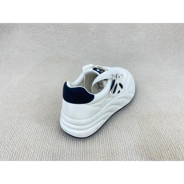 Fashion Microfiber White Platform Sneakers Women With Flat Heel And Creature Pattern