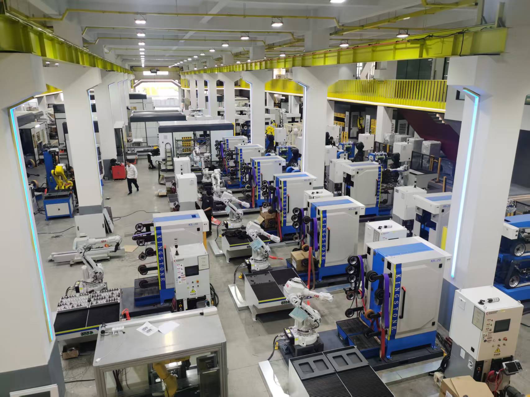 Automatic Robotic Grinding Machine For Rear-View Mirror Housing