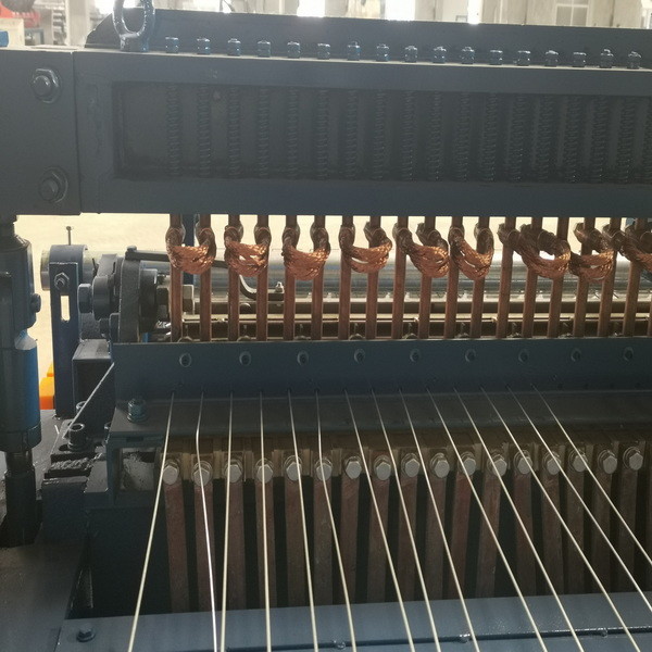 120times/Min 380V Stainless Steel Spot Welding Machine 6ft Width