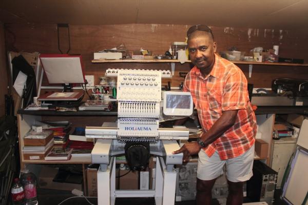 Free shipping high quality high speed single head computer embroidery machine better than aari embroidery machine