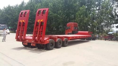 Payload Low Bed Semi Trailer Trucks 40T Optional For Transport Customized