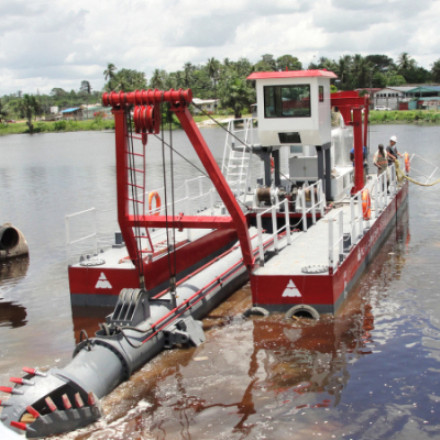 Enclosed Cabin Cutting Suction Dredger For Small Scale Dredging Projects