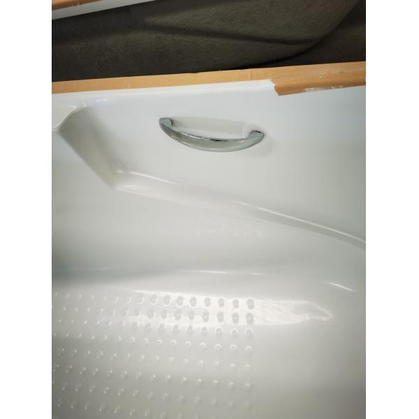 South Asia Market Rectangle Hand Control Bathtub with Built-in Handles