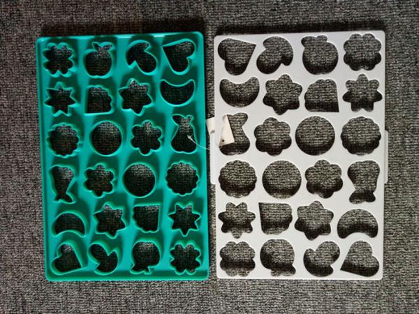 FB119990 24 shapes simple operate ABS 13*9.25 inch 2pcs cookie cutter tray