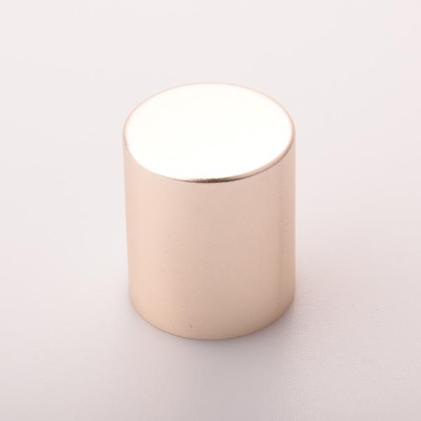 Round Aluminum Perfume Bottle Lids with Engraved Design for Beauty Care