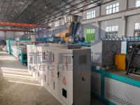 Máquina de fabricação de painéis de portas de madeira de plástico composto / linha de produção de perfis de PVC